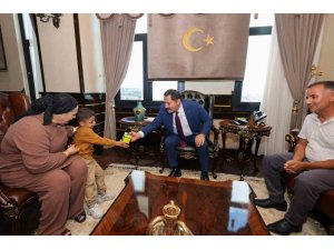 DEPREMDE 20 GÜNLÜKKEN ENKAZDAN KURTARILAN KEREM BEBEK HAYATA TUTUNDU