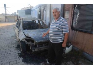 DEPREMZEDE VATANDAŞ, CAMINI KALDIRIM TAŞIYLA KIRDIKLARI OTOMOBİLİNİ ÇALIŞTIRIRKEN YAKTIKLARINI İDDİA ETTİ