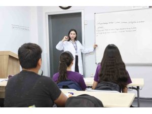 MERSİN BÜYÜKŞEHİR BELEDİYESİNİN KURS MERKEZLERİNDE YENİ DÖNEM BAŞLADI