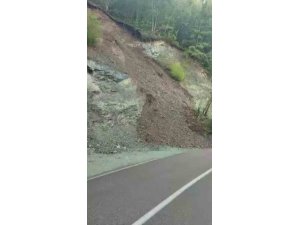 YAYLA YOLUNDA TOPRAK KAYMASI YAŞANDI