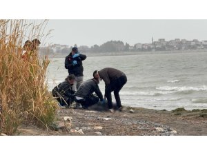 EĞİRDİR GÖLÜ KENARINDA ERKEK CESEDİ BULUNDU