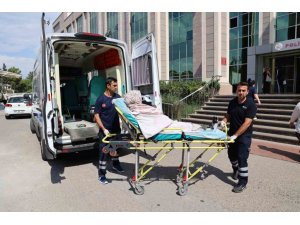 HASTALAR EVLERİNDE MUAYENE EDİLİYOR, SAĞLIK KURULUŞLARINA ULAŞTIRILIYOR