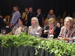 REKTÖR ÖZKAN KADIN LİDERLER FORUMU'NA KATILDI