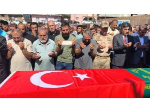 BATAN GEMİDE CAN VEREN KARDEŞİNİ UĞURLAYAN AĞABEYİN "ALLAH’A EMANET OL KARDEŞİM" SÖZLERİ YÜREKLERİ BURKTU