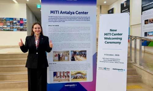 ANTALYA'NIN AKILLI ŞEHİR UYGULAMALARI SEUL'DE TANITILDI