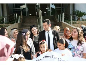 MERSİN’DE ANNE VE KIZLAR UNUTULMAZ BİR GÜN YAŞADI