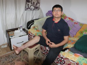 19 YILDIR AYAĞINDAKİ YARAYA ÇARE ARIYOR