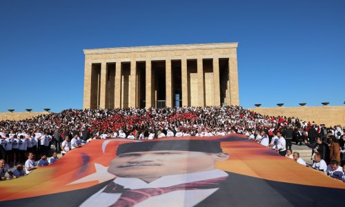 LÖSEV ANITKABİR'E AKTI