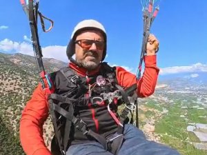 FİNİKE'DE İLK YAMAÇ PARAŞÜTÜ UÇUŞU