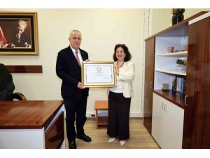 ADASO BAŞKANI ZEKİ KIVANÇ MAZBATASINI ALDI
