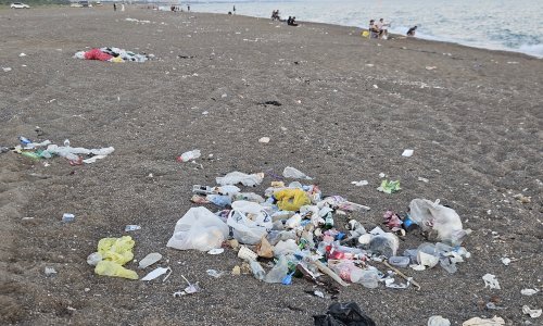 KUMKÖY SAHİLİ, YİNE ÇÖPLÜĞE DÖNDÜ
