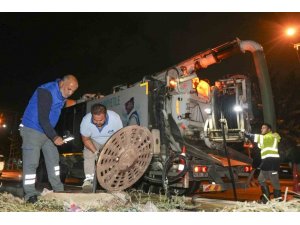 MERSİN’DE BEKLENEN KUVVETLİ YAĞIŞA KARŞI KRİZ MASASI OLUŞTURULDU