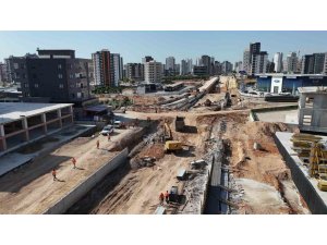 MERSİN’DE BİN 720 METRELİK KAVŞAK PROJESİNDE ÇALIŞMALAR SÜRÜYOR