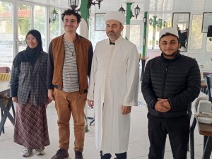 AVUSTRALYALI TURİST MÜSLÜMAN OLDU