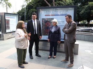 DÖŞEMEALTI HALILARININ HİKAYESİ CUMHURİYET MEYDANI'NDA