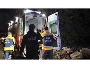 ISPARTA’DA YAZILI KANYON’DA MAHSUR KALAN 3 İHH GÖNÜLLÜSÜ KURTARILDI
