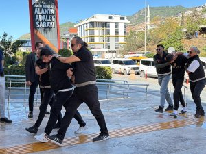 15 MİLYON AVROLUK SENET İMZALATILDIĞI İDDİASINA 8 GÖZALTI