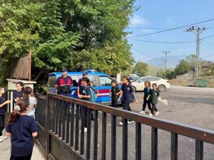 KAHRAMANMARAŞ’TA JANDARMADAN OKUL ÇEVRELERİNDE GÜVENLİK DENETİMİ