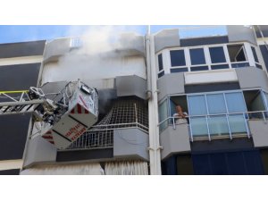 ANTALYA’DA 6 KATLI BİNANIN 5’İNCİ KATINDA YANGIN