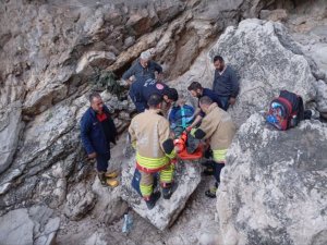 BALIK TUTMAYA GİDERKEN KAYALIKLARDAN DÜŞEN ŞAHIS YARALANDI