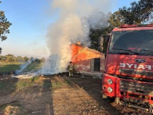 KIRIKHAN’DA METRUK BİNADAN ALEVLER YÜKSELDİ