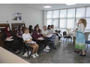 MERSİN’DE MERCEK KURSLARIYLA TURİZM SEKTÖRÜNE NİTELİKLİ PERSONEL YETİŞTİRİLİYOR