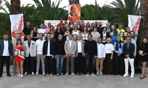 8. CUMHURİYET KUPASI TENİS TURNUVASI TAMAMLANDI