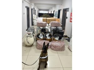 MERSİN’DE 1 TON 100 KİLO KATKI İLE 100 KİLO SENTETİK ECZA MADDESİ ELE GEÇİRİLDİ