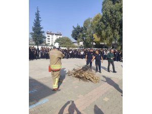 ANTAKYA’DA ÖĞRENCİ VE ÖĞRETMENLERE YANGIN EĞİTİMİ VERİLDİ