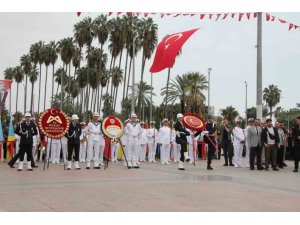 MERSİN’DE CUMHURİYET’İN 103. YILINDA ATATÜRK ANITI’NA ÇELENK SUNULDU