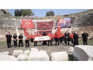 OSMANİYE’DE 103 ÖĞRENCİ CUMHURİYET’İN 103. YILINI ANTİK KENTTE KUTLADI