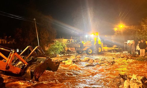 ANTALYA'DA KUVVETLİ SAĞANAK, SEL VE SU BASKINLARINA NEDEN OLDU
