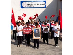 FEKE’DE KÖY OKULUNDAN CUMHURİYET BAYRAMI’NDA ANLAMLI KUTLAMA