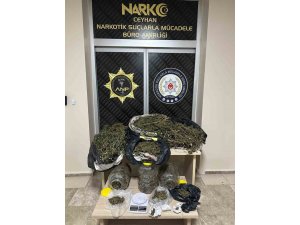 CEYHAN’DA UYUŞTURUCU OPERASYONU: 8 KİLO 562 GRAM ESRAR ELE GEÇİRİLDİ