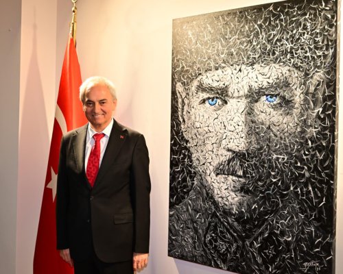 '103 ESER CUMHURİYET SERGİSİ' ZİYARETE AÇILDI