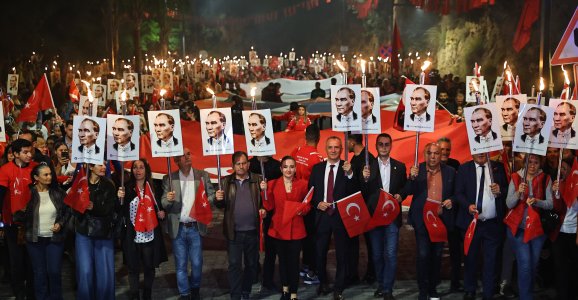 ÖZDEMİR: "CUMHURİYET BİZİM ORTAK DEĞERİMİZ, ÖZGÜRLÜĞÜMÜZ VE GELECEĞİMİZDİR"