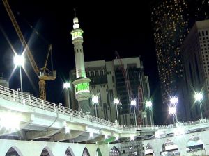 Kabe’ye gökdelen kuşatması