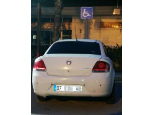 Engelli otoparkında engelliye yer kalmadı