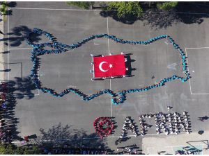 Öğrenciler, Türkiye haritası oluşturup, 'Afrin' yazdı