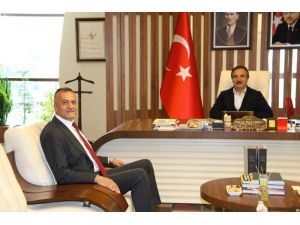 Kapadokya Üniversitesi Rektörü Karasar’dan NEVÜ Rektörü Bağlı’ya ziyaret