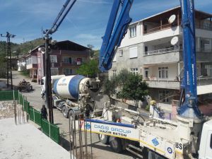 Vezirhan’da meydan ve park inşaatı devam ediyor