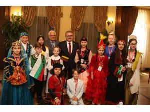 Antalya, 12 ülkeden çocuk ağırlıyor