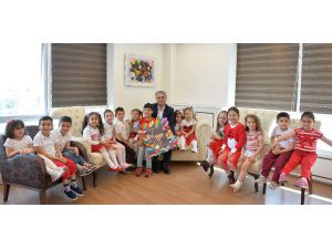 Başkan Uysal'a çocuklardan teşekkür