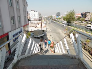 Hastalar asansör istiyor