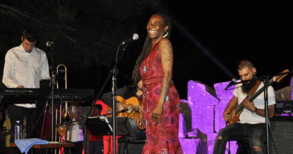 'İspanyol müziğinin kraliçesi' Buika'dan, 4 bin yıllık antik kentte konser