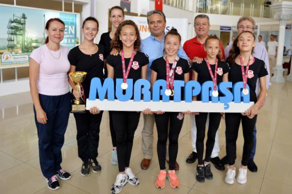 Muratpaşa'nın şampiyon cimnastikçileri