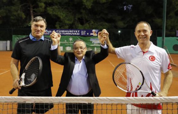 Cumhuriyet Tenis Turnuvası başladı