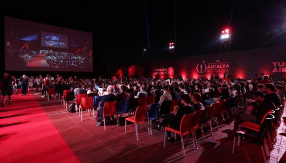 Antalya'da yarım kalan yarışma film için açıklama: Hatalı kopya gönderildi