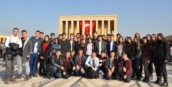 Öğrencilere Anıtkabir ve şehitlik gezisi