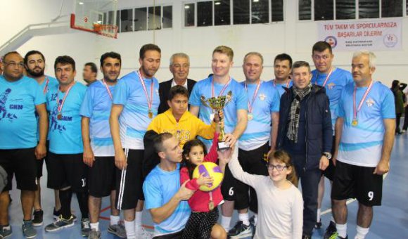 Voleybolun şampiyonu Kaş Belediyespor